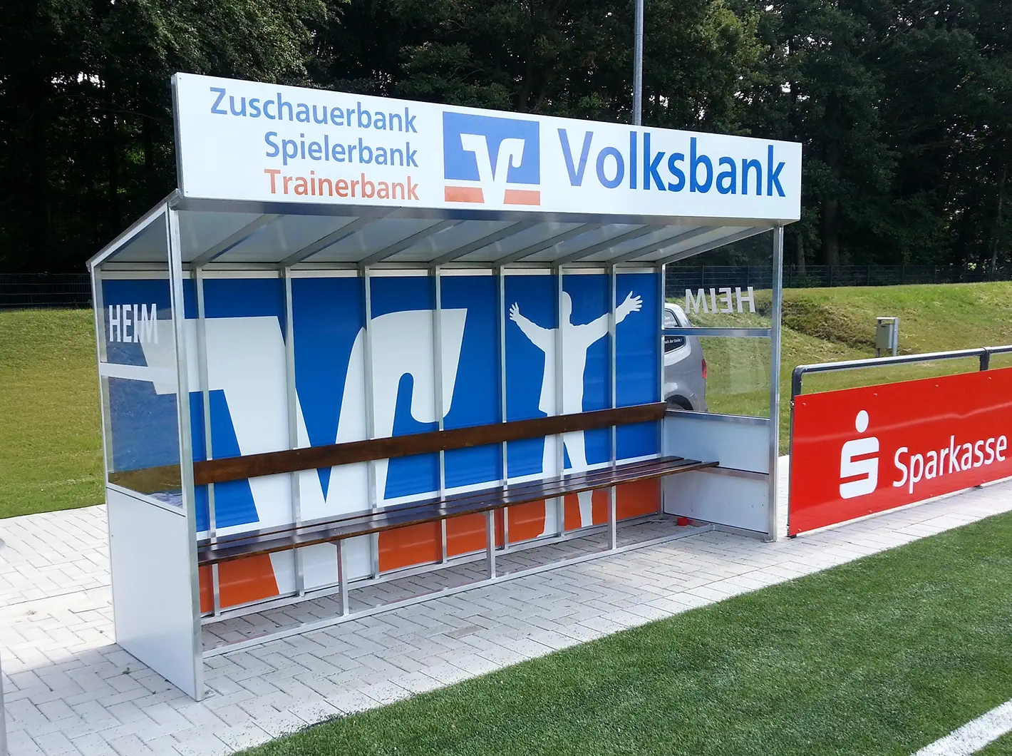 Außenwerbung mit Werbebannern im Stadion – professionelle Schilder und Bannerwerbung