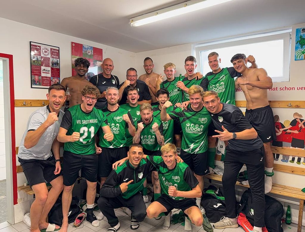 Fußballmannschaft aus Sassenberg in individuell veredelter Sportbekleidung