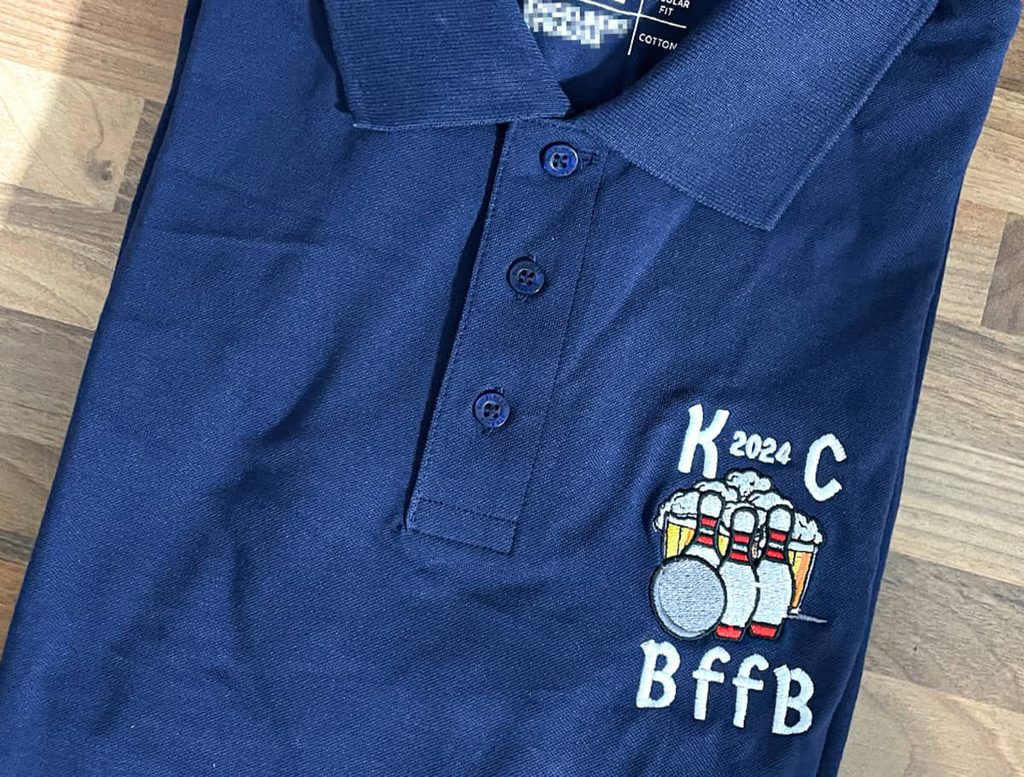 Poloshirt mit aufgesticktem Motiv